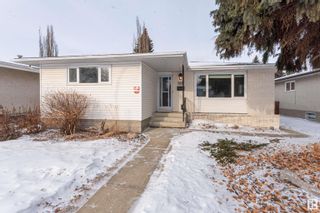 Photo 1: 5820 87 Avenue in Edmonton: Zone 18 House for sale : MLS®# E4330284
