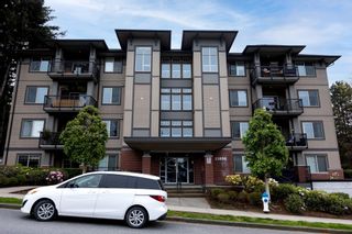 Photo 1: 108 33898 PINE STREET in Abbotsford: Central Abbotsford Condo for sale : MLS®# R2690771