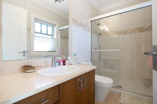 Photo 18: 555 W 30TH Avenue in Vancouver: Cambie House for sale (Vancouver West)  : MLS®# R2879328