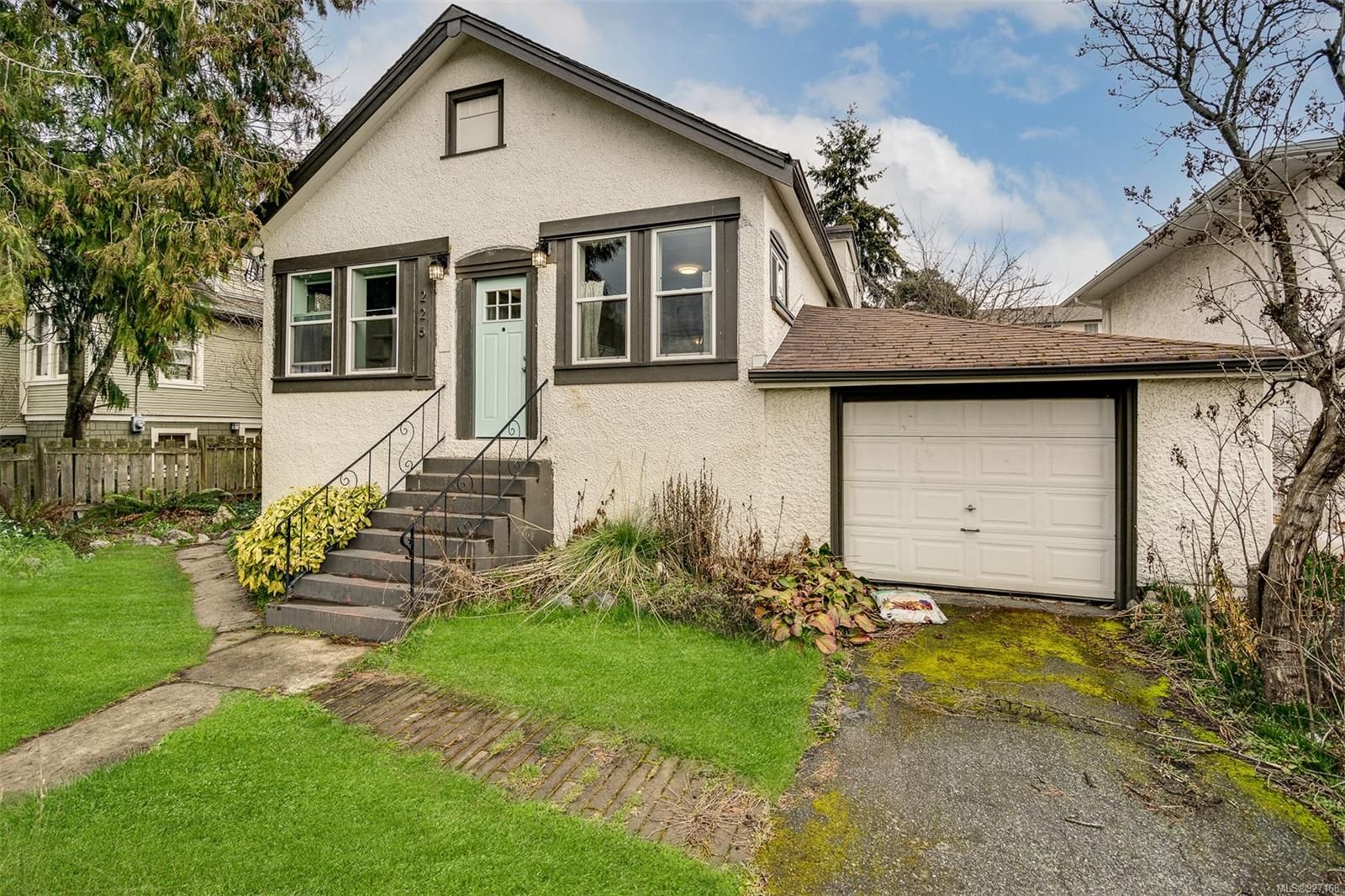 226  Sims Ave, Saanich