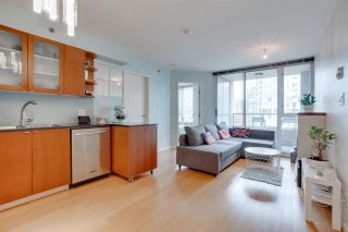 Photo 4: 907 822 SEYMOUR Street in Vancouver: Downtown VW Condo for sale in "L'ARIA" (Vancouver West)  : MLS®# R2507160