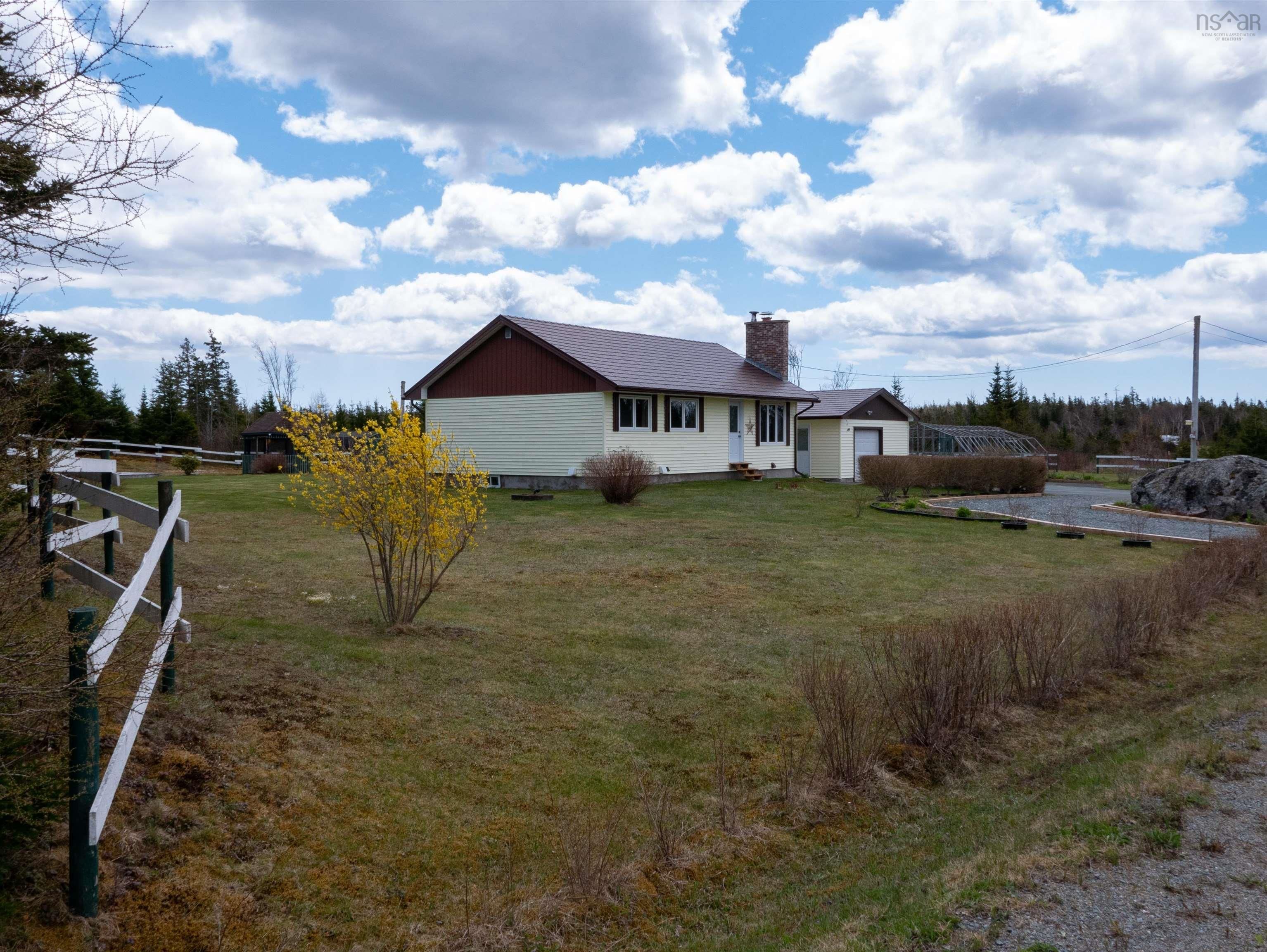Main Photo: 49 Boutiliers Settlement Road in Spry Bay: 35-Halifax County East Residential for sale (Halifax-Dartmouth)  : MLS®# 202309524