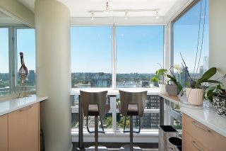 Photo 9: 2701 1201 MARINASIDE CRESCENT in Vancouver: Yaletown Condo for sale (Vancouver West)  : MLS®# R2602027