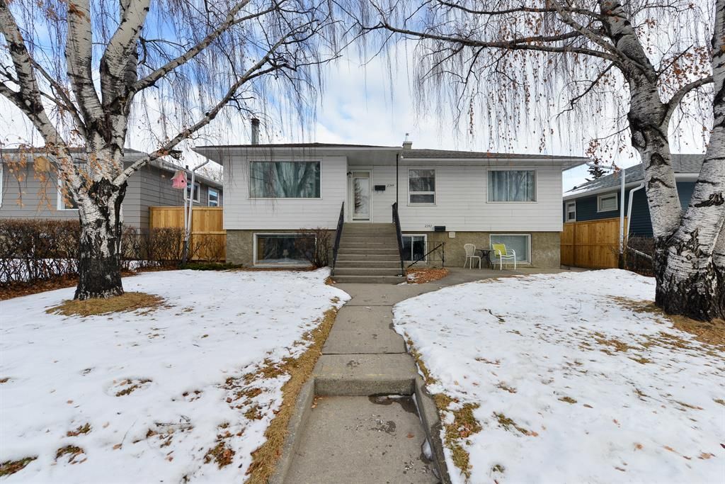 Main Photo: 2344 23 Street NW in Calgary: Banff Trail Detached for sale : MLS®# A2020825