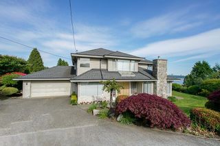 Photo 1: 1730 26th Street in West Vancouver: Dundarave House for sale : MLS®# R2375984