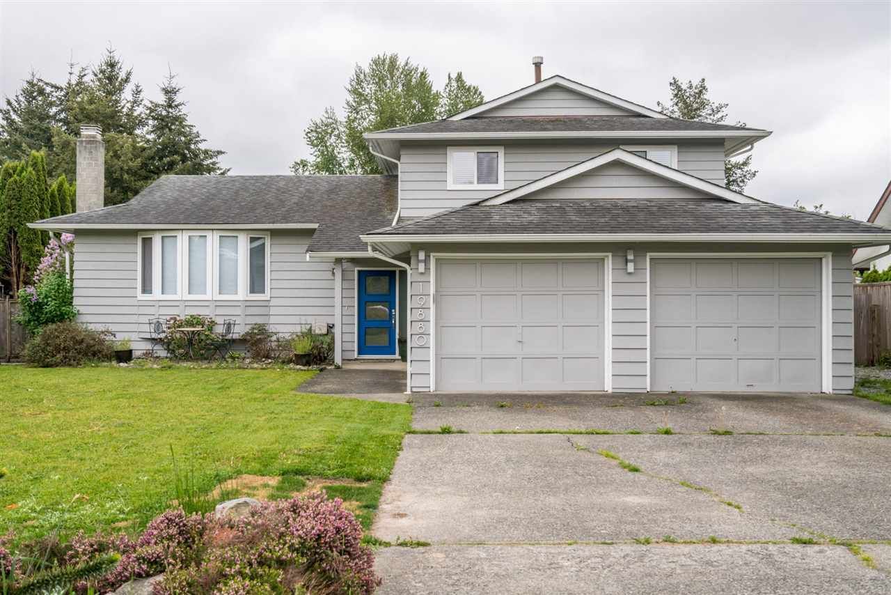 Main Photo: 19880 S WILDWOOD Crescent in Pitt Meadows: South Meadows House for sale : MLS®# R2266968