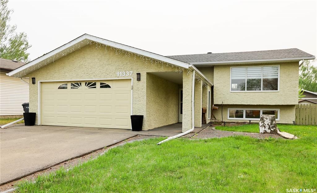 Main Photo: 11337 Clark Drive in North Battleford: Centennial Park Residential for sale : MLS®# SK929597