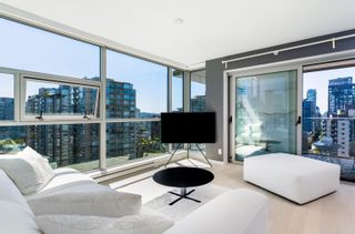 Photo 3: 1903 999 SEYMOUR Street in Vancouver: Downtown VW Condo for sale in "999 SEYMOUR" (Vancouver West)  : MLS®# R2713611