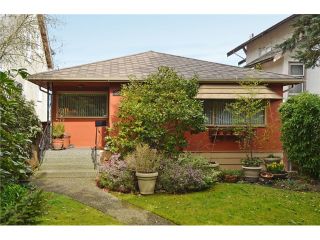 Photo 2: 3565 W 15TH Avenue in Vancouver: Kitsilano House for sale in "KITSILANO" (Vancouver West)  : MLS®# V1110906