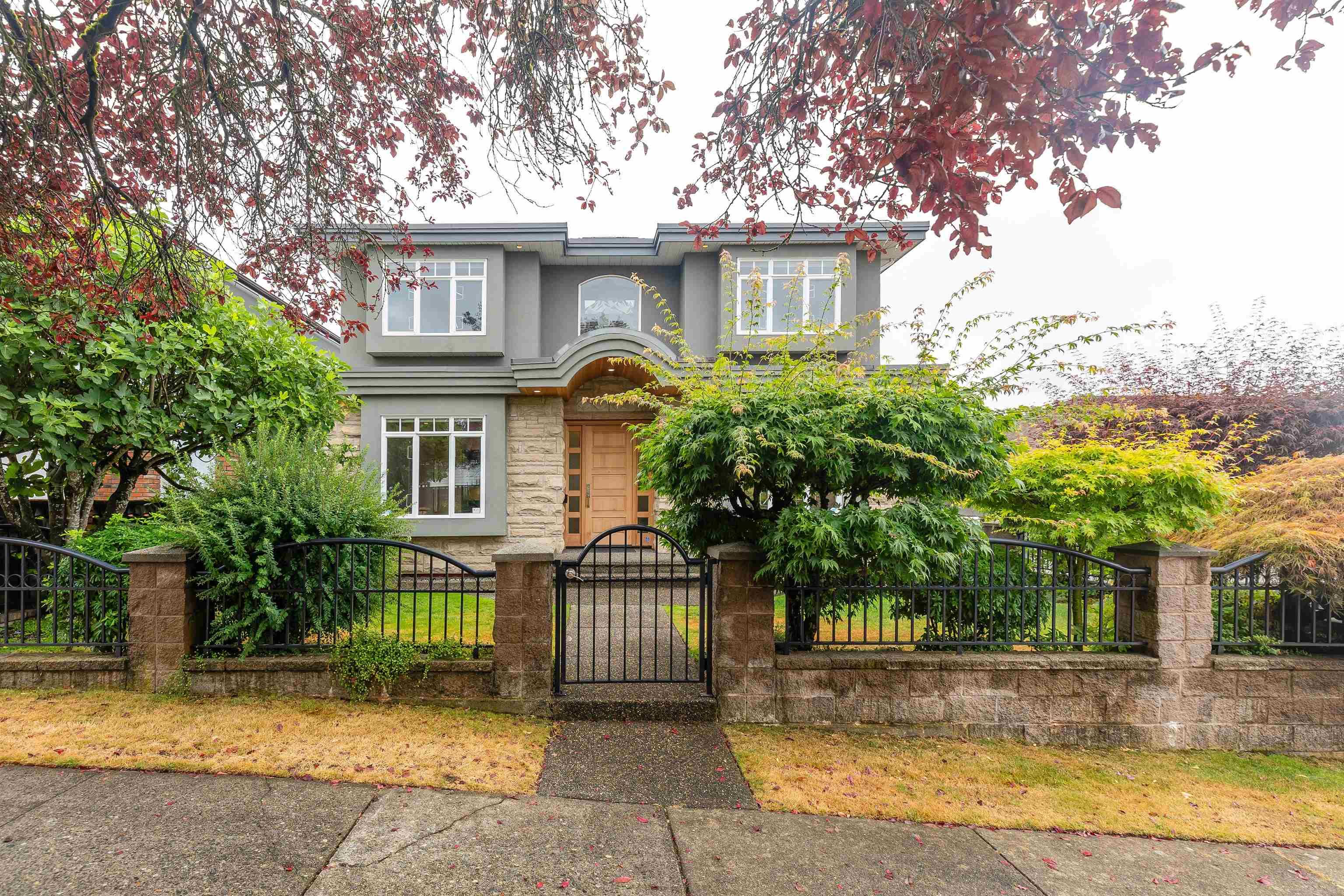 Main Photo: 2128 NEWPORT Avenue in Vancouver: Fraserview VE House for sale (Vancouver East)  : MLS®# R2835549