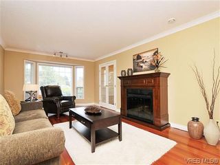 Photo 7: 1182 Garden Grove Pl in VICTORIA: SE Sunnymead House for sale (Saanich East)  : MLS®# 635489