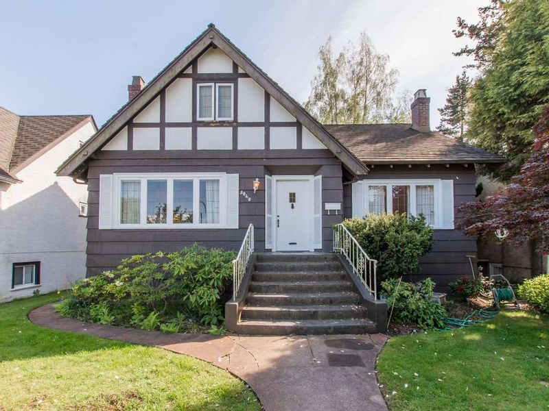FEATURED LISTING: 3040 34TH Avenue West Vancouver