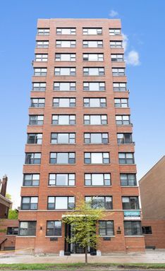 Photo 1: 5858 N SHERIDAN Road Unit 807 in Chicago: CHI - Edgewater Residential Lease for sale ()  : MLS®# 11421546