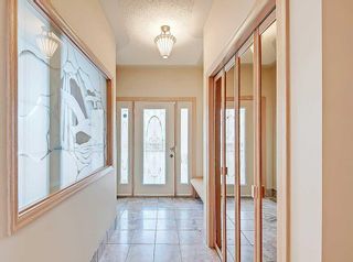 Photo 2: 71 Silverstone Road NW in Calgary: Silver Springs Detached for sale : MLS®# A2056232