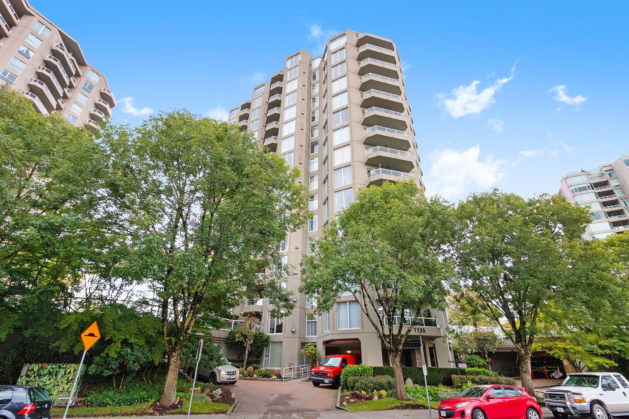 Photo 1: Photos: 1407 1135 QUAYSIDE Drive in New Westminster: Quay Condo for sale in "Anchor Pointe" : MLS®# R2658495