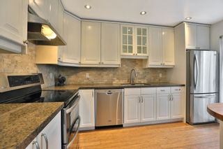 Photo 5: 7 3122 Lakeshore Road West in Oakville: Condo for sale : MLS®# 30762793