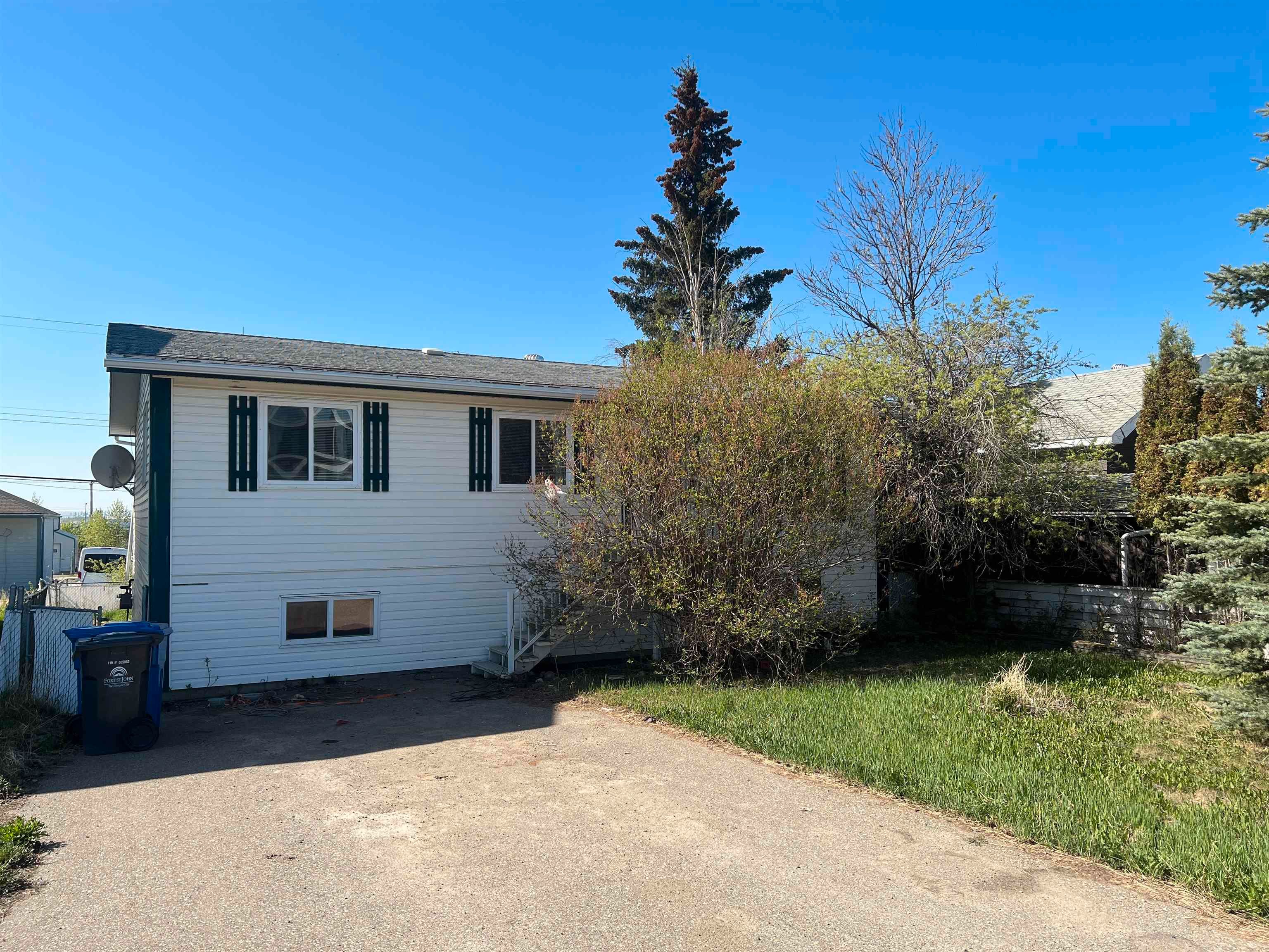 Main Photo: 10255 102 Avenue in Fort St. John: Fort St. John - City NW Manufactured Home for sale : MLS®# R2763359