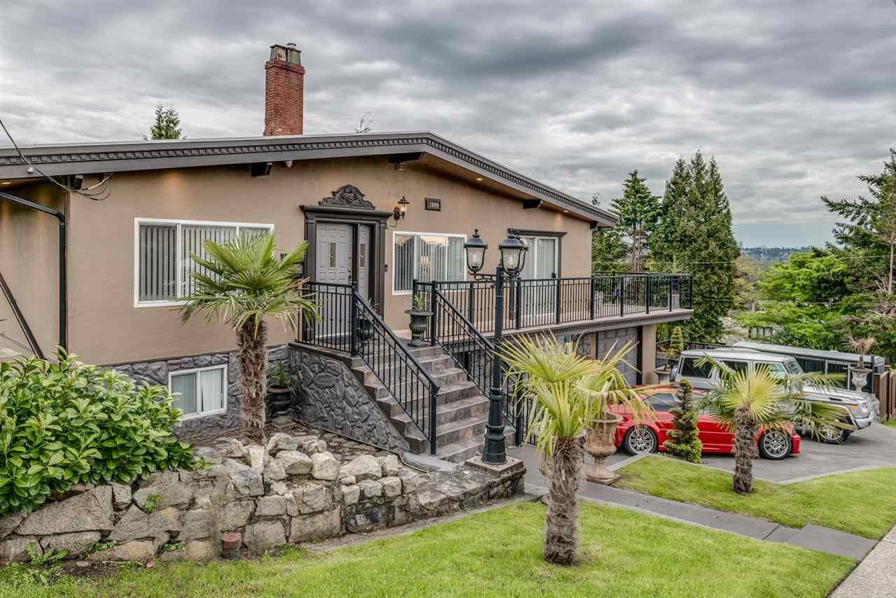 Main Photo: 1600 HOLDOM Avenue in Burnaby: Parkcrest House for sale (Burnaby North)  : MLS®# R2165020