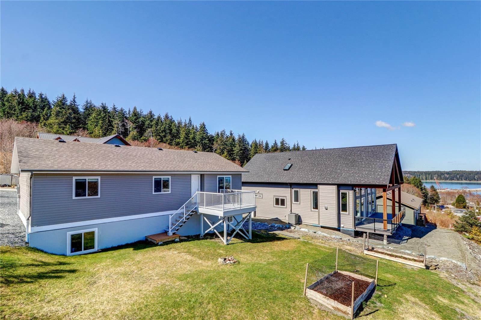 Main Photo: 570 Venture Pl in Port McNeill: NI Port McNeill House for sale (North Island)  : MLS®# 927665