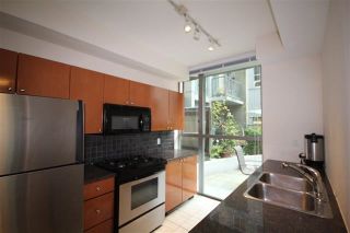 Photo 16: 801 928 RICHARDS Street in Vancouver: Yaletown Condo for sale in "The Savoy" (Vancouver West)  : MLS®# R2112146