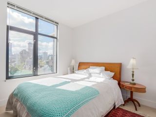 Photo 13: 901 1863 ALBERNI Street in Vancouver: West End VW Condo for sale in "LUMIERE" (Vancouver West)  : MLS®# V1120284