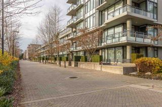 Photo 2: 708 9009 CORNERSTONE Mews in Burnaby: Simon Fraser Univer. Condo for sale in "THE HUB" (Burnaby North)  : MLS®# R2324586
