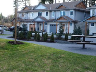 Photo 3: 42 2109 13th St in COURTENAY: CV Courtenay City Row/Townhouse for sale (Comox Valley)  : MLS®# 831816