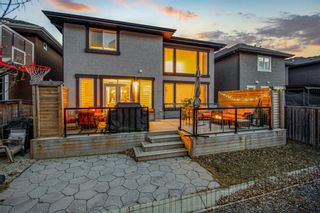 Photo 3: 129 Springbluff Boulevard SW in Calgary: Springbank Hill Detached for sale : MLS®# A2113789