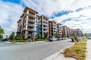 Photo 2: 515 20673 78 Avenue in Langley: Willoughby Heights Condo for sale in "Grayson" : MLS®# R2739482