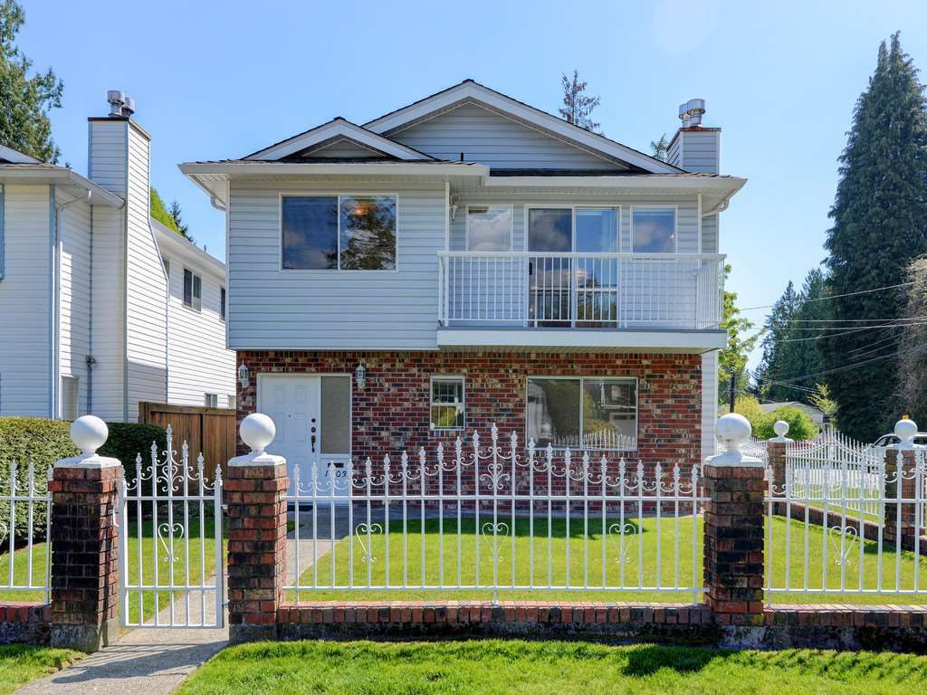 Main Photo: 1403 FREDERICK Road in North Vancouver: Lynn Valley House for sale : MLS®# R2368959