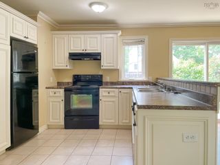 Photo 2: 1061 Scott Drive in North Kentville: Kings County Residential for sale (Annapolis Valley)  : MLS®# 202209634