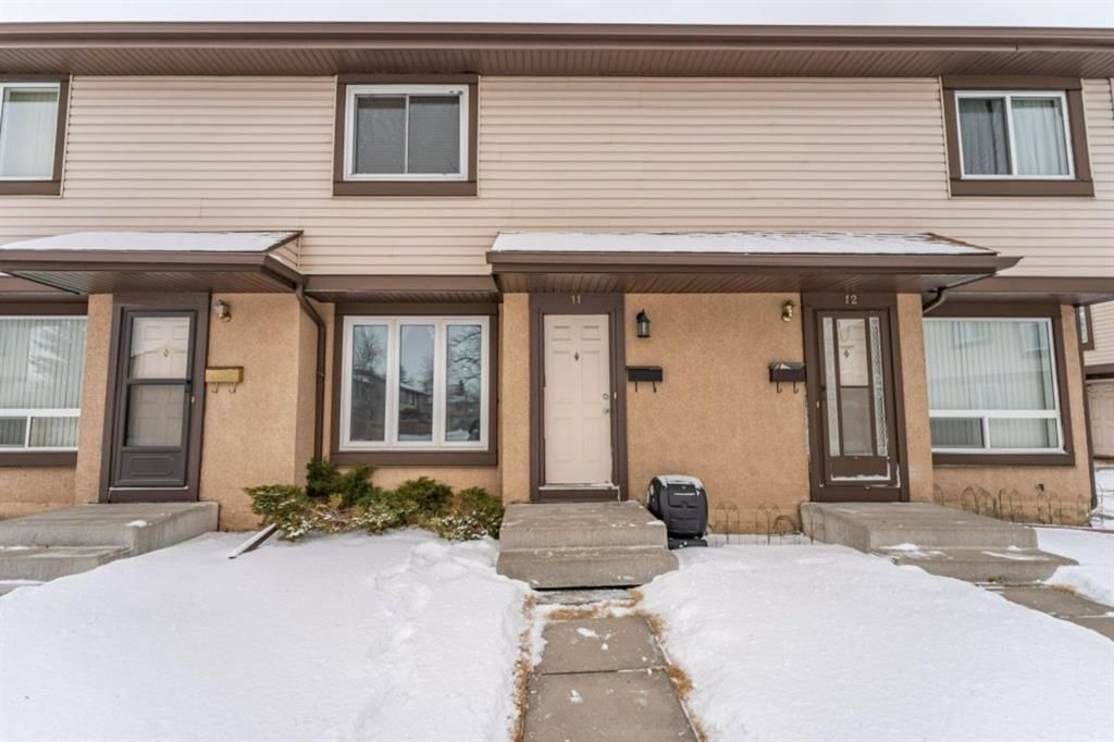 Main Photo: 11 2727 Rundleson Road NE in Calgary: Rundle Row/Townhouse for sale : MLS®# A1190382