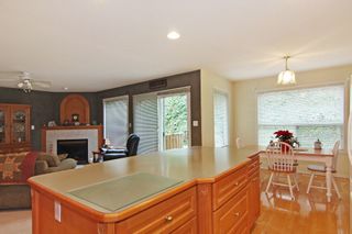 Photo 3: 2571 WHATCOM Place in Abbotsford: Abbotsford East House for sale in "Regal Park" : MLS®# R2332981