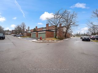 Main Photo: 8 1564 Kerns Road in Burlington: Tyandaga Condo for sale : MLS®# W8263878