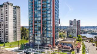 Photo 1: 305 188 AGNES Street in New Westminster: Downtown NW Condo for sale in "ELLIOT" : MLS®# R2483320