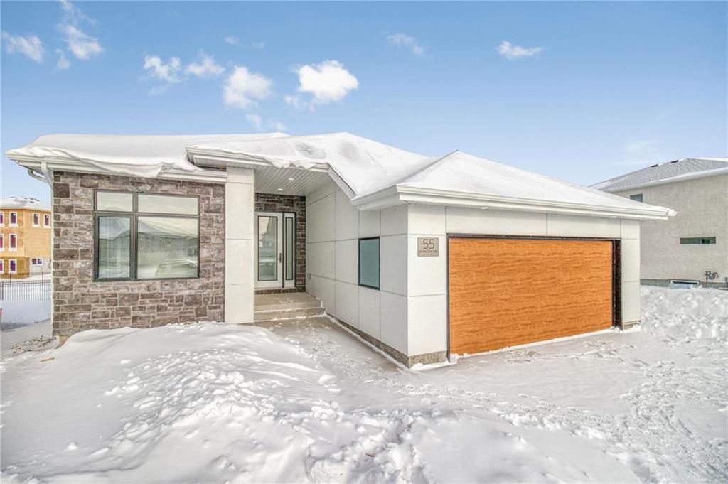 Main Photo: 55 Karschuk Bay in Winnipeg: Waverley West Residential for sale (1R)  : MLS®# 202400845
