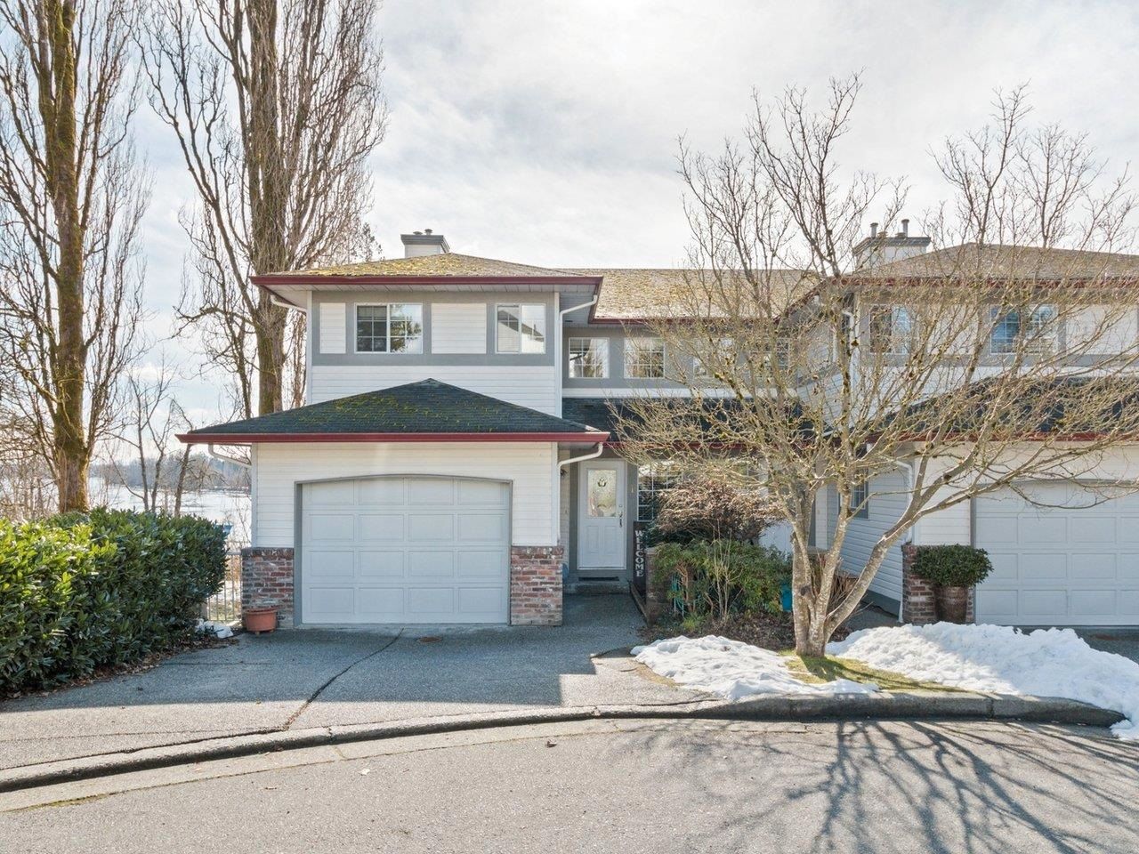 Main Photo: 1 22268 116 Avenue in Maple Ridge: West Central Townhouse for sale in "THE WELLINGTON" : MLS®# R2757343