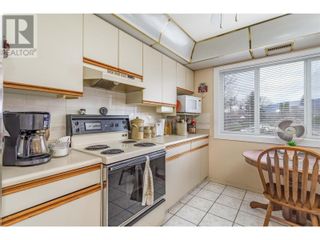Photo 7: 1045 Sutherland Avenue Unit# 164 in Kelowna: House for sale : MLS®# 10310034