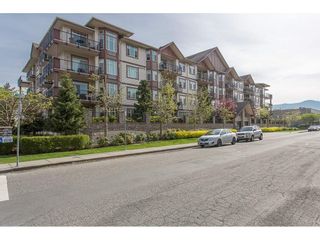 Photo 2: 103 45615 BRETT Avenue in Chilliwack: Chilliwack W Young-Well Condo for sale in "The Regent" : MLS®# R2304419