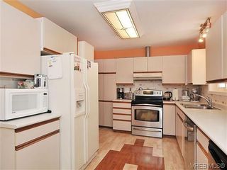 Photo 7: 1213 Cumberland Court in VICTORIA: SE Lake Hill Residential for sale (Saanich East)  : MLS®# 314956