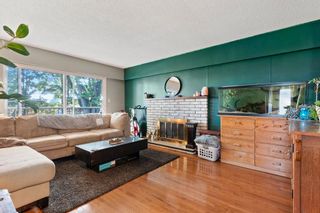 Photo 3: 3635 TURNER Street in Vancouver: Renfrew VE House for sale (Vancouver East)  : MLS®# R2819210
