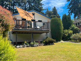 Photo 1: 366 HEADLANDS Road in Gibsons: Gibsons & Area House for sale in "Gibsons - Bay Area" (Sunshine Coast)  : MLS®# R2900246