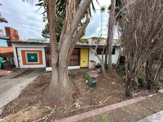 Main Photo: PACIFIC BEACH House for sale : 2 bedrooms : 1929 Missouri St in San Diego