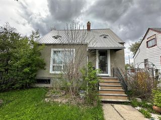 Main Photo: 1562 Elphinstone Street in Regina: Washington Park Residential for sale : MLS®# SK969470