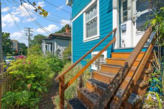 Photo 4: 128 St. Lawrence St in Victoria: Vi James Bay House for sale : MLS®# 912848