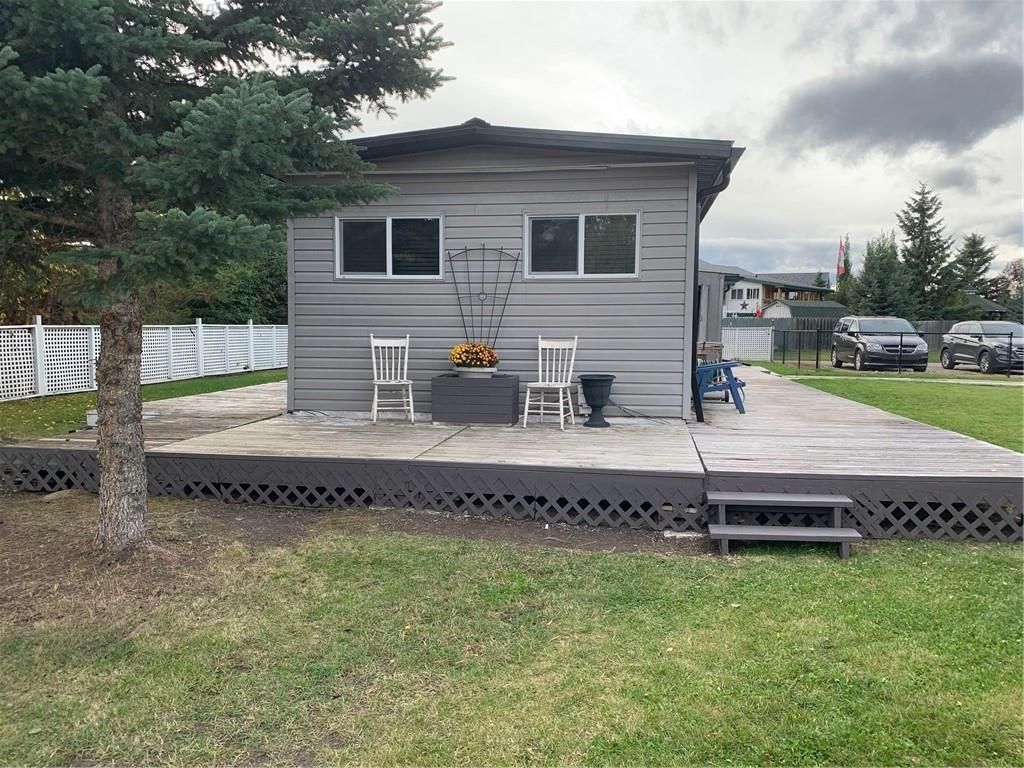 Main Photo: 332 4 Street NW: Sundre Detached for sale : MLS®# C4297355