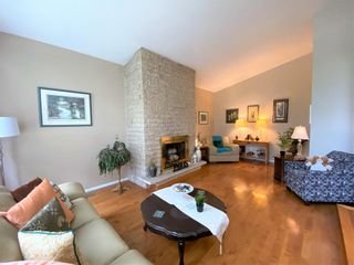 Photo 5: 829 Community Row in Winnipeg: Charleswood Residential for sale (1G)  : MLS®# 202212808