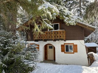 Photo 1: 8514 BUCKHORN Drive in Whistler: Alpine Meadows House for sale in "Alpine Meadows" : MLS®# R2756877