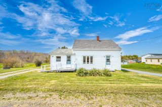 Photo 2: 44 Apple Tree Road in Mount Denson: Hants County Residential for sale (Annapolis Valley)  : MLS®# 202310045