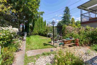 Photo 18: 951 E 17TH Avenue in Vancouver: Fraser VE House for sale in "CEDAR COTTAGE" (Vancouver East)  : MLS®# R2205343